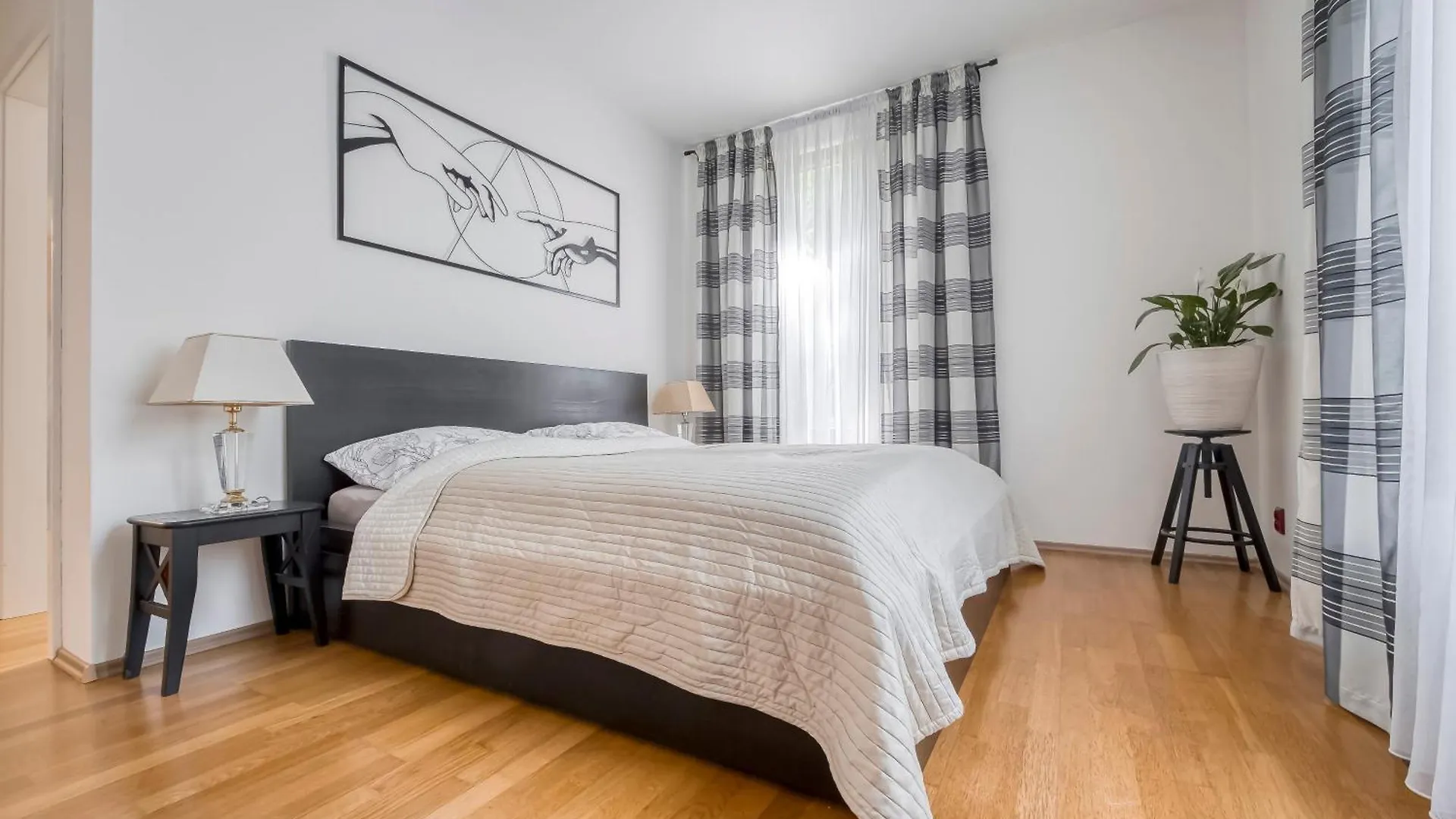 Apartment With Garden In Prague 6